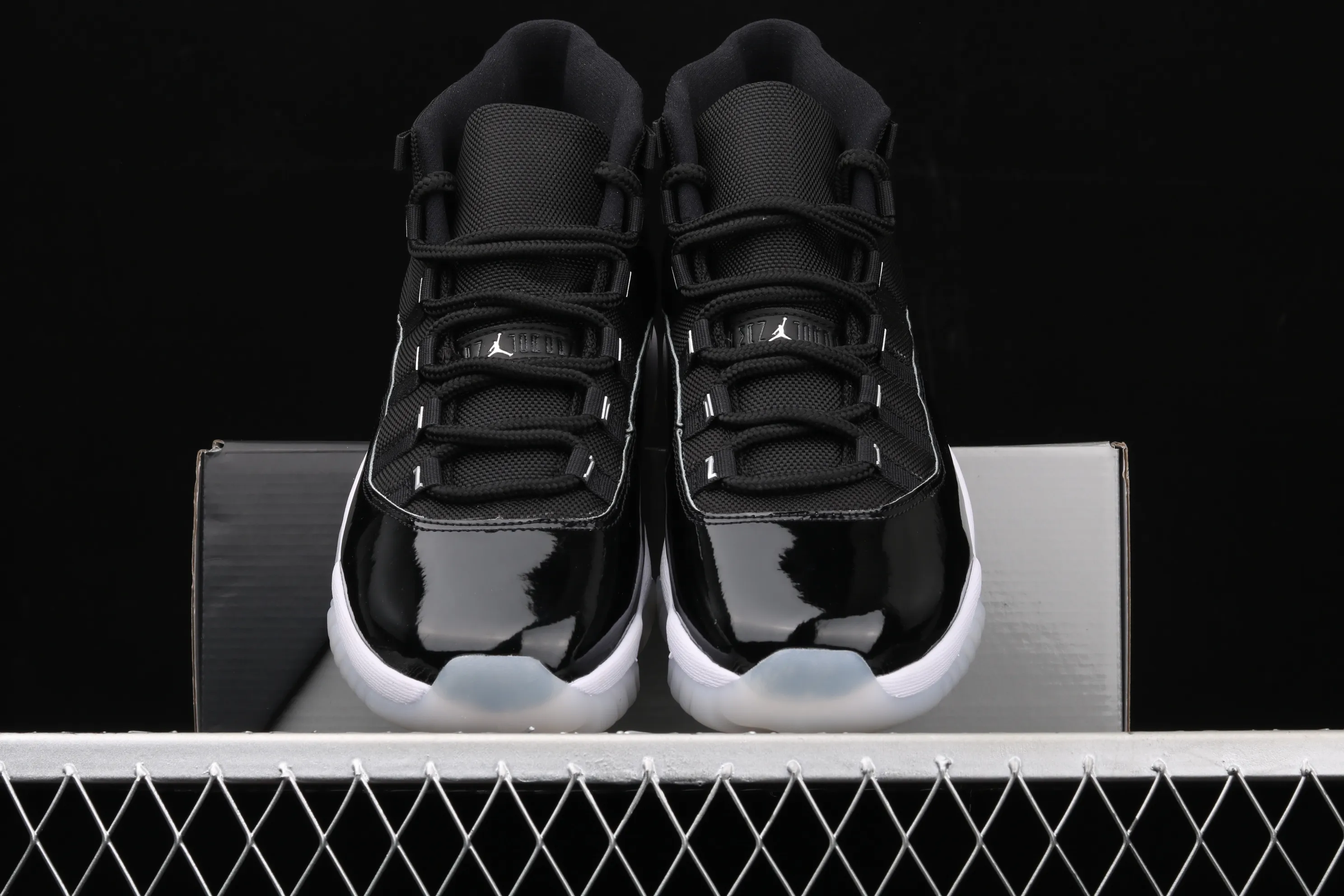 All Categories Air Jordan Jordan Series Basketball Shoes Air Jordan 11 Pure Original Version Air Jordan 11 "25th Anniversary" AJ11 Joe 11 Devil II Genuine Standard Real Carbon CT8012-011